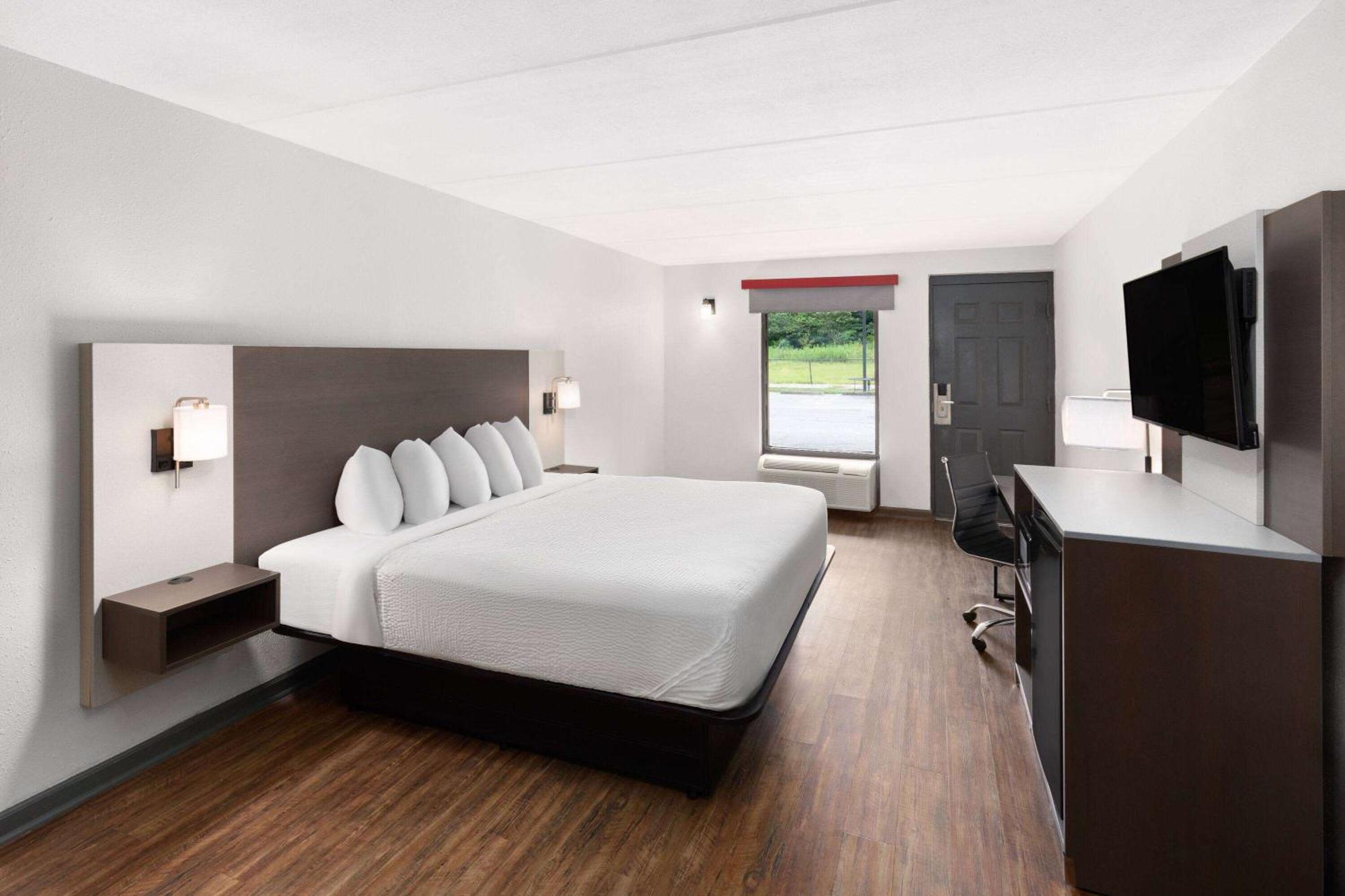 Ramada By Wyndham Bainbridge Hotel Buitenkant foto