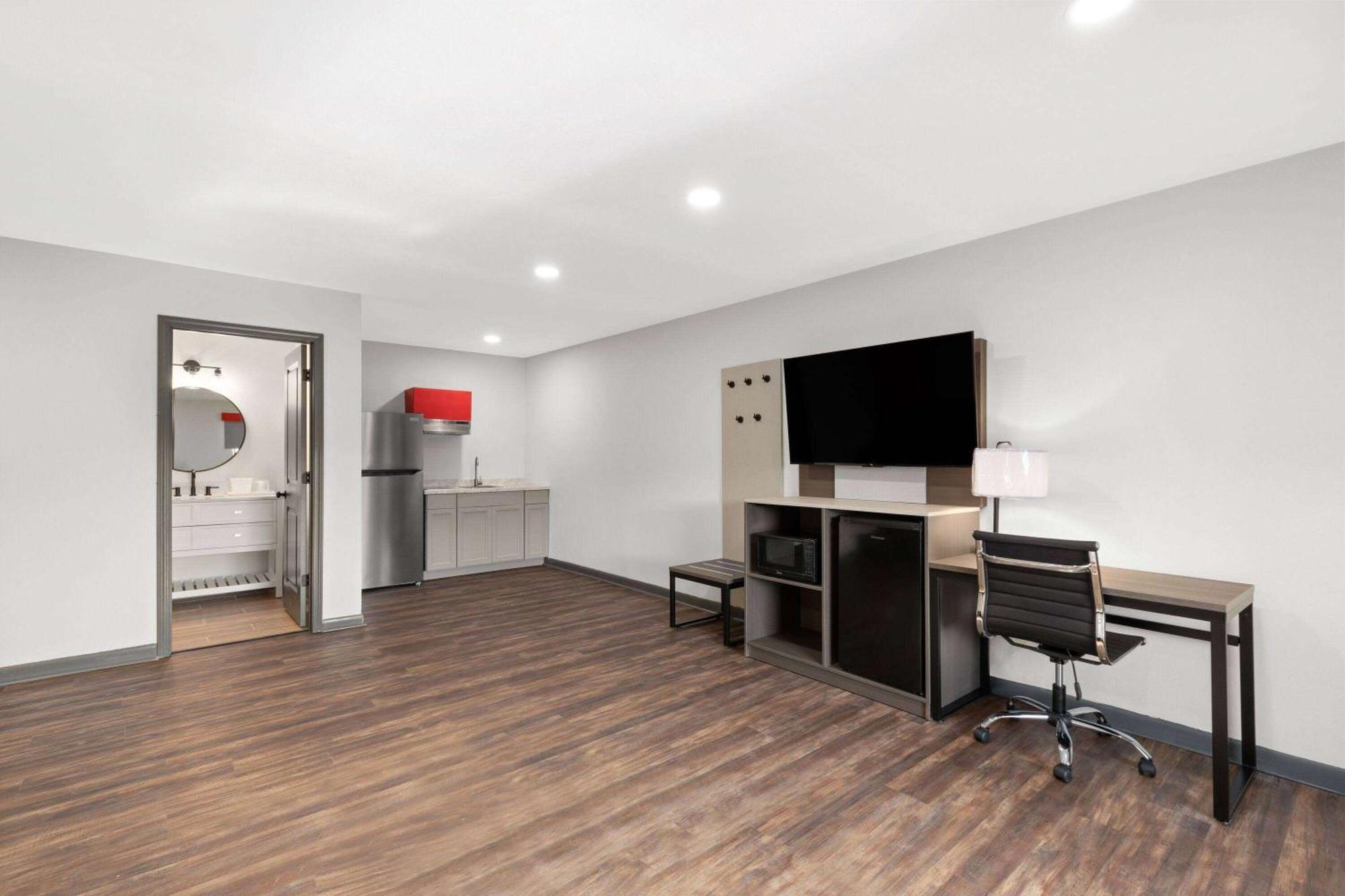 Ramada By Wyndham Bainbridge Hotel Buitenkant foto