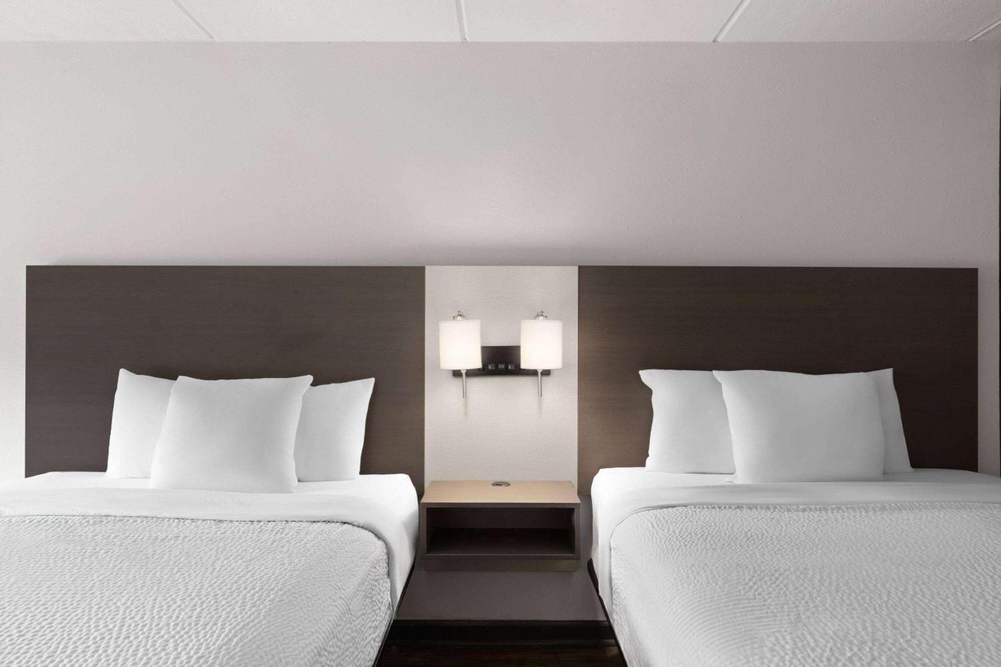 Ramada By Wyndham Bainbridge Hotel Buitenkant foto