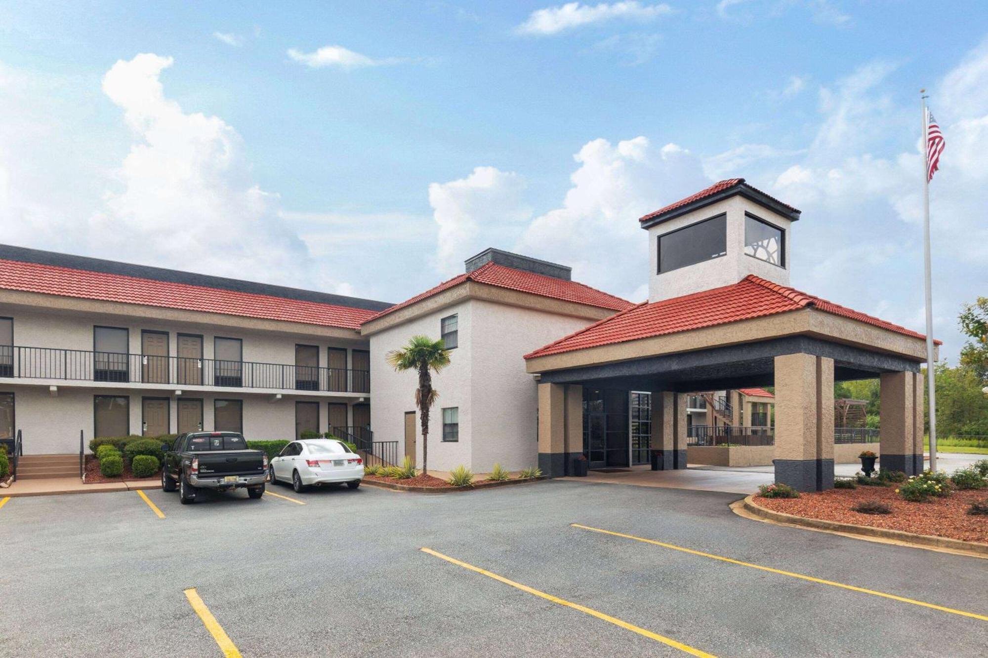 Ramada By Wyndham Bainbridge Hotel Buitenkant foto