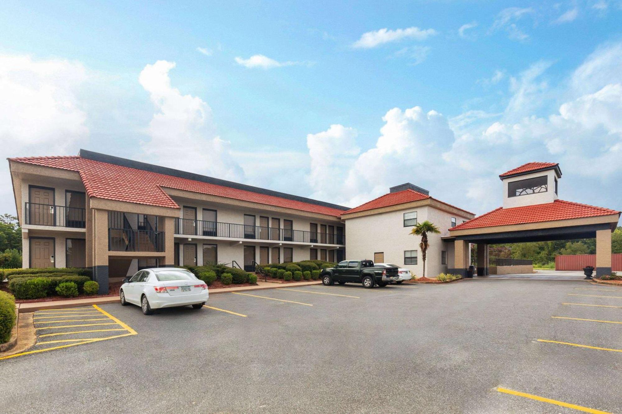 Ramada By Wyndham Bainbridge Hotel Buitenkant foto